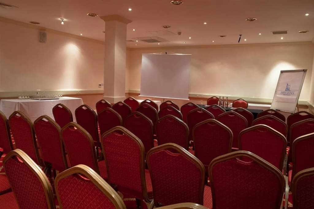 Adelphi Hotel - photo 17