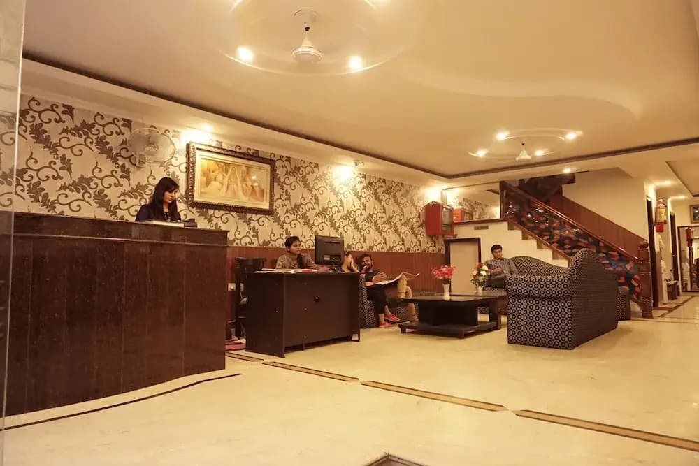 Oyo 44081 Hotel Royal Holidays - photo 2