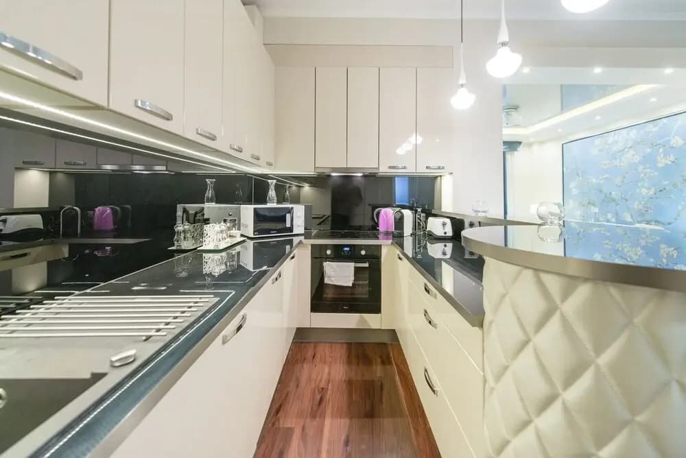 Oasis Apartments - Liberty Bridge - photo 22