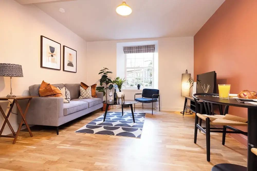 JOIVY Modern 1-bed flat in New Town - photo 12