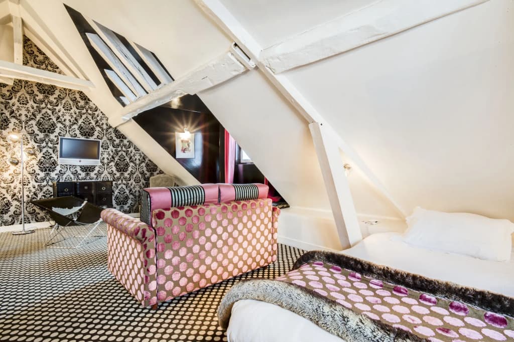 Hôtel du Petit Moulin, Haute Couture hotel by Lacroix - photo 8