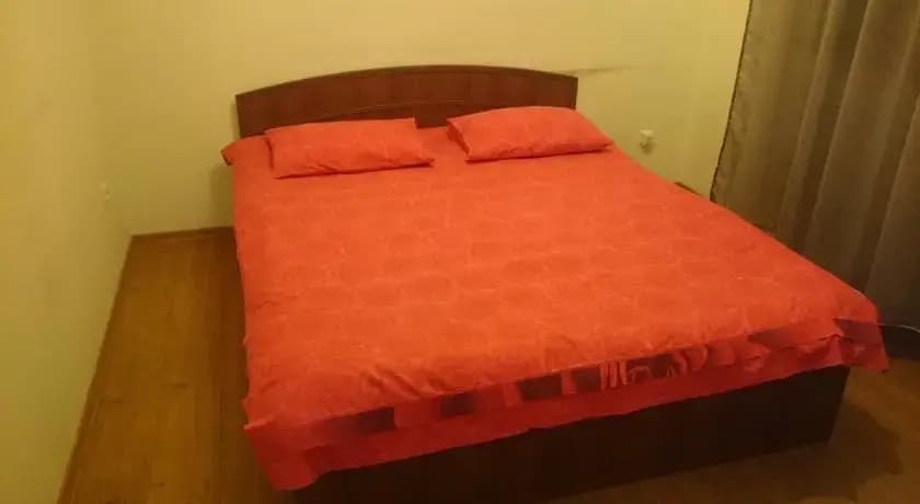 Apartment with Garden - photo 2
