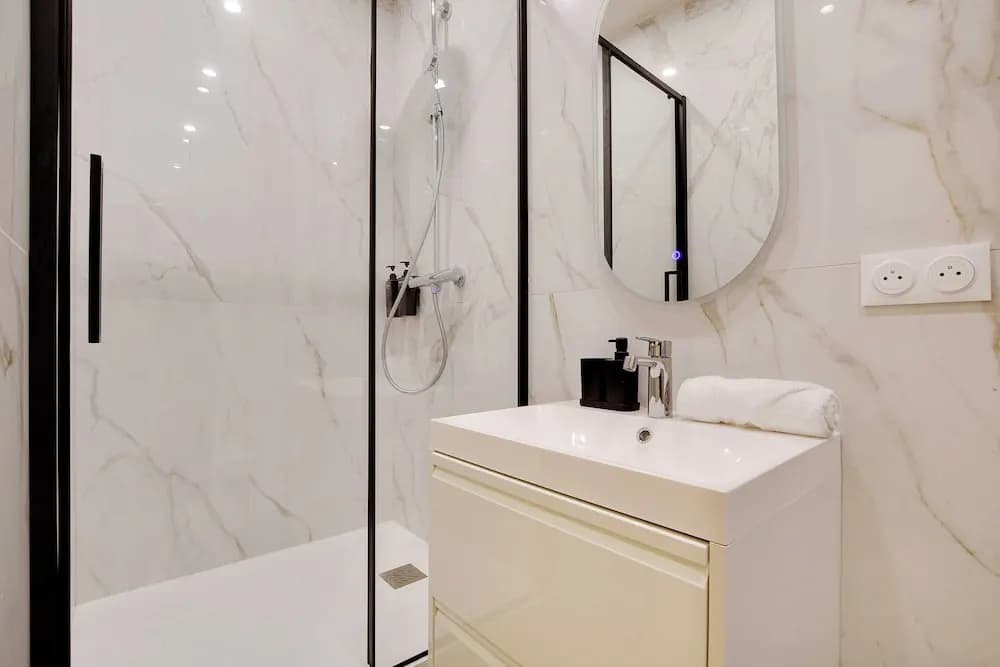 Charming Apt - AC - 2br/6p - Near Bastille - photo 4