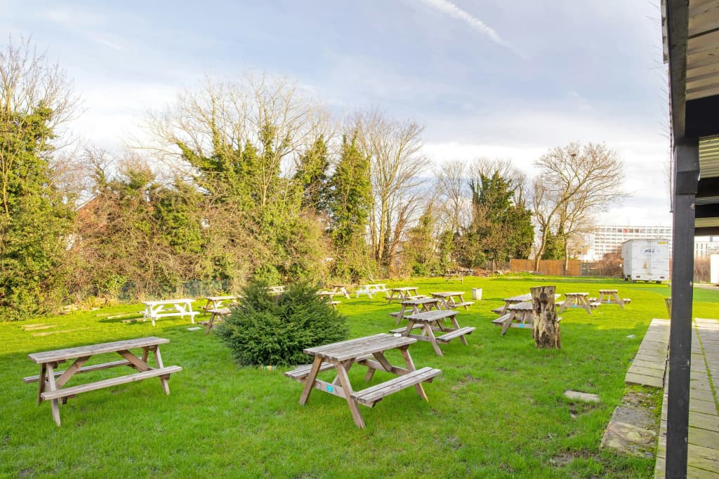 OYO The Green Man Pub and Hotel - photo 26
