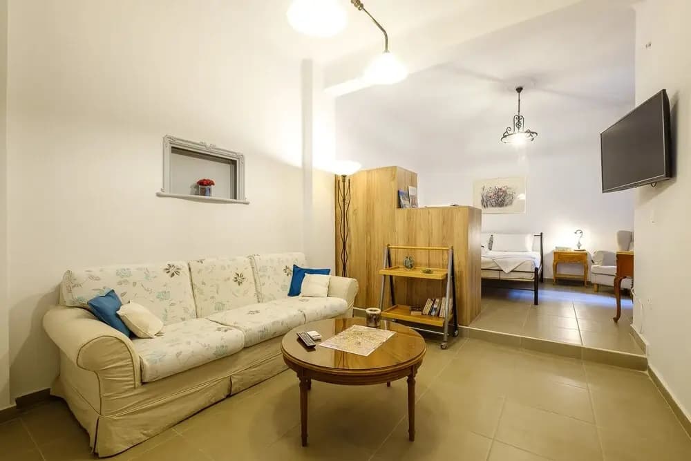 Welcoming Koukaki Hideaway by Cloudkeys - photo 4