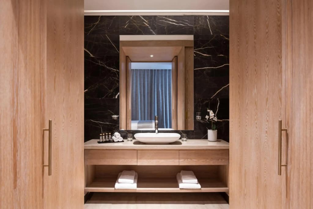 The Bentley Luxury Hotel and Suites - photo 9