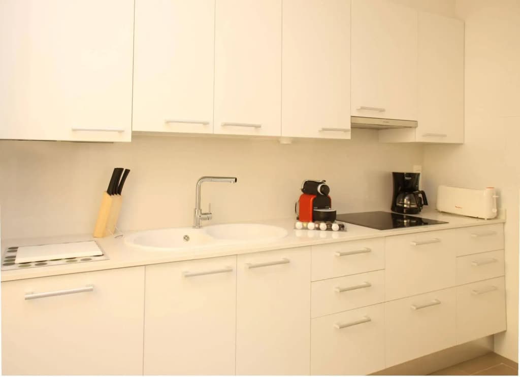 MH Apartments Suites - photo 10