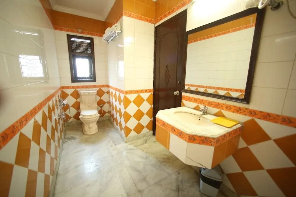 Adb Rooms Arrival Inn - photo 7