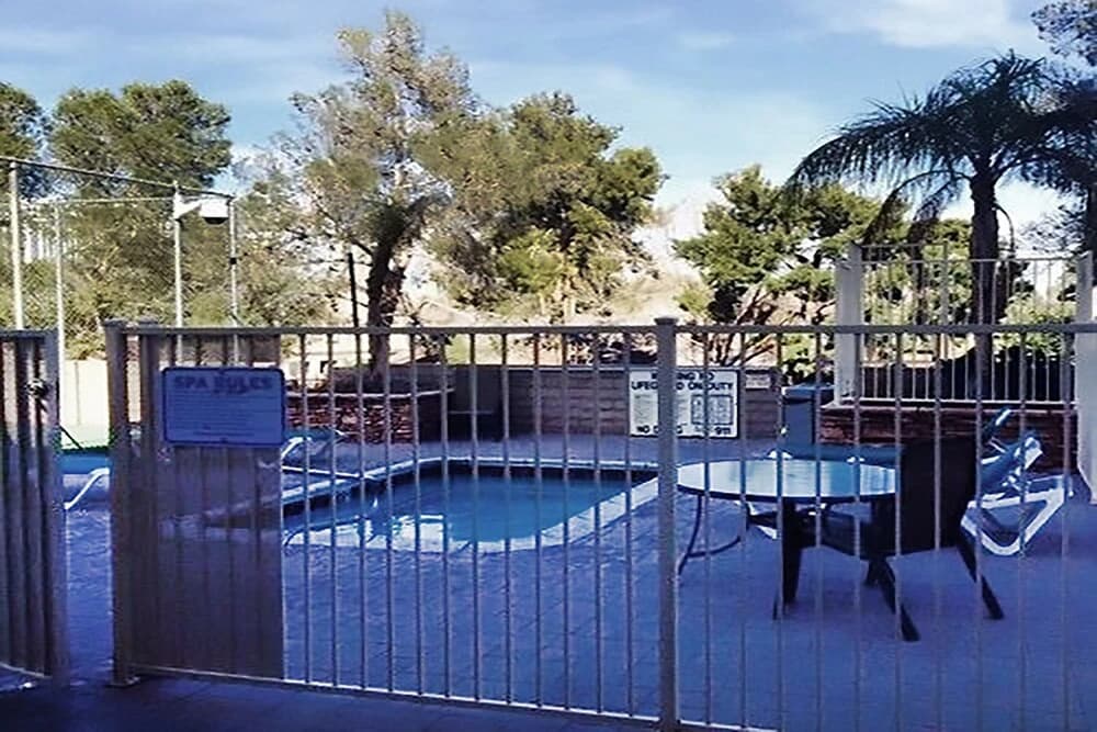 888 Convention Center 3 BEDROOM 2 BATH Condos - photo 19