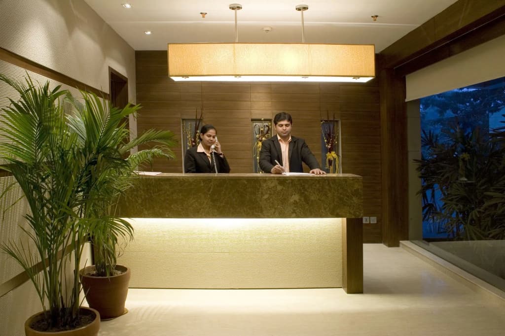 Shervani Hotel Nehru Place - photo 20
