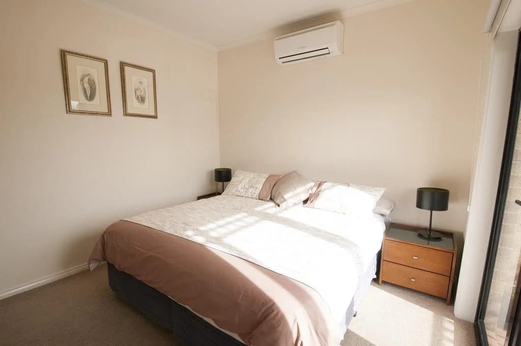 Yarra Glen Racecourse Apartments - photo 14