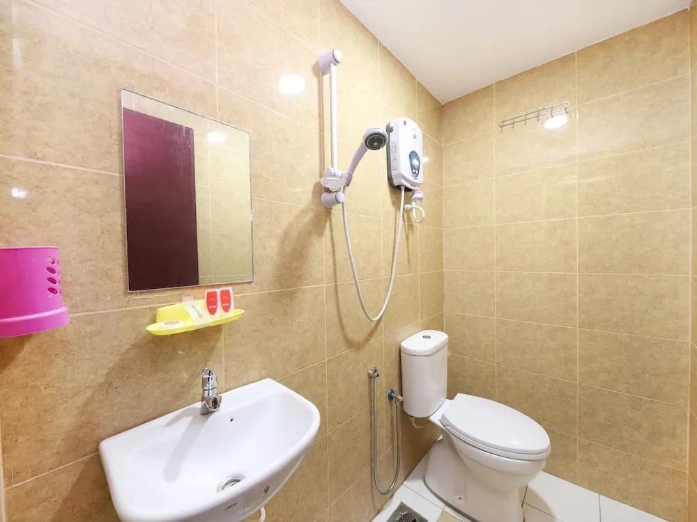 OYO 90170 Dynamic Hotel - photo 10