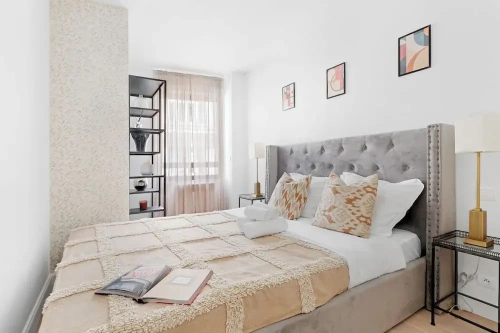 Stylish 2BR Near Faubourg Saint-Honoré - photo 3