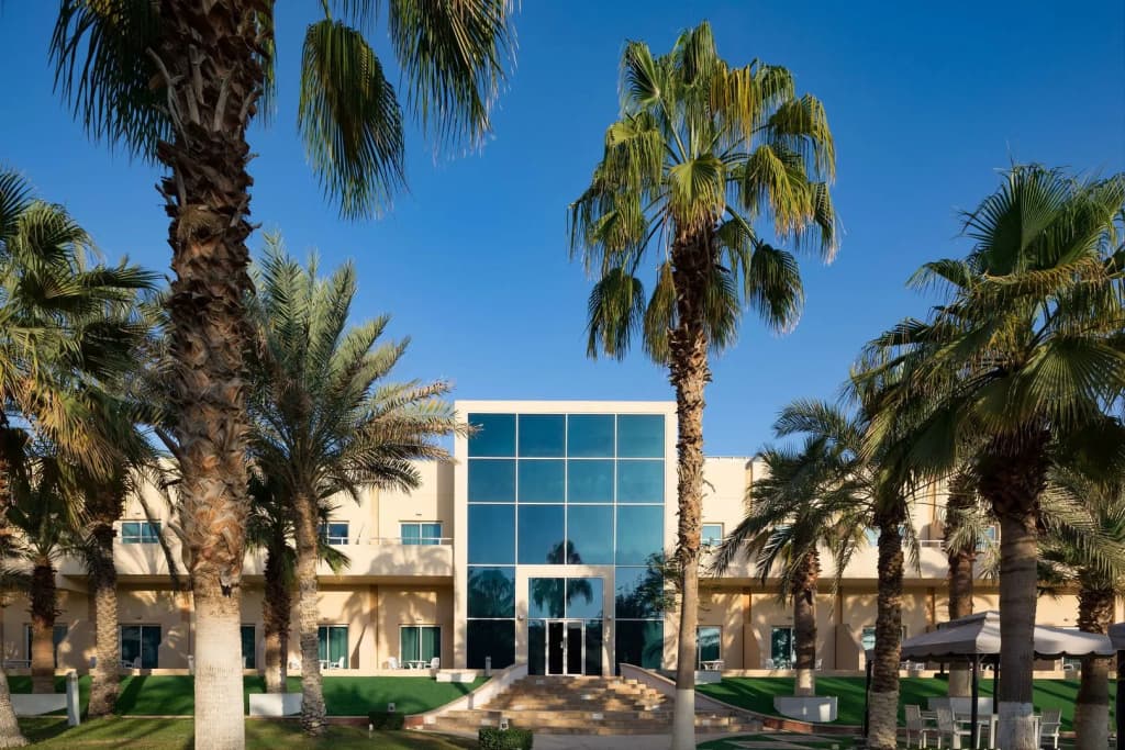 Metropolitan Al Mafraq Hotel - photo 21