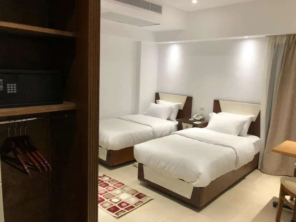 Maxim Hotel - photo 8