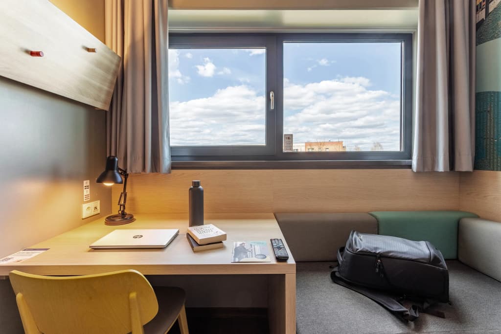 Meininger Hotel Berlin Flughafen - photo 5