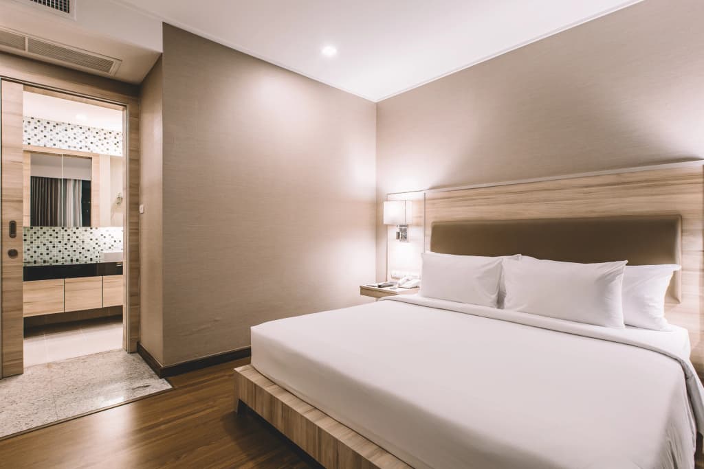 Adelphi Suites Bangkok - photo 4