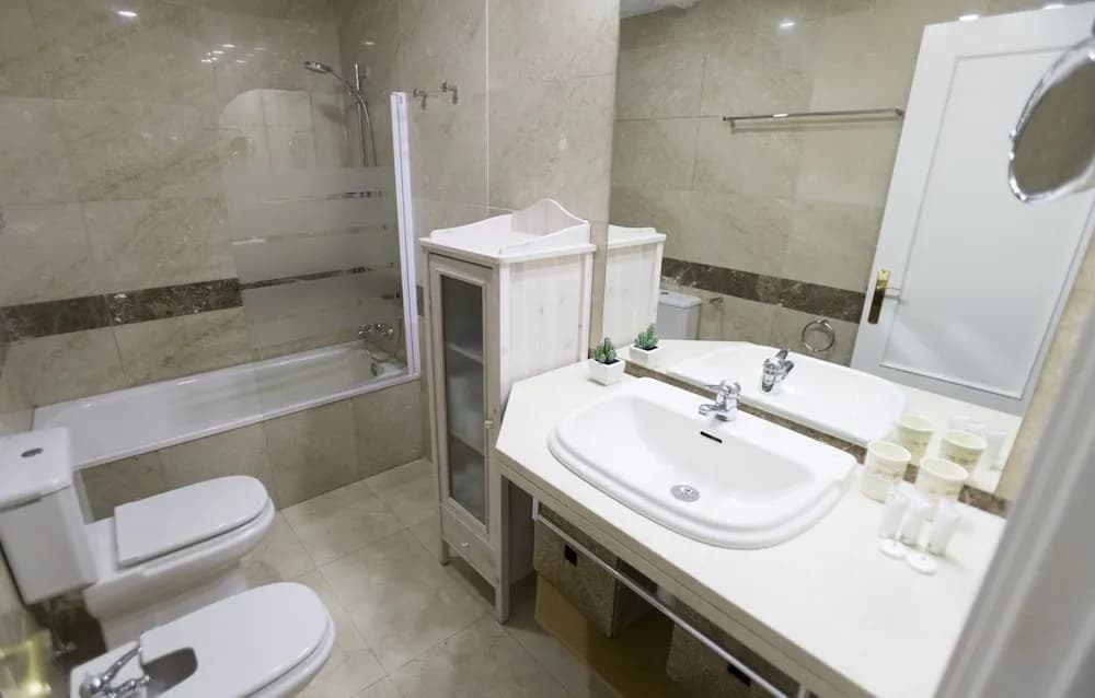 Alterhome Apartamento Plaza Mayor - photo 8