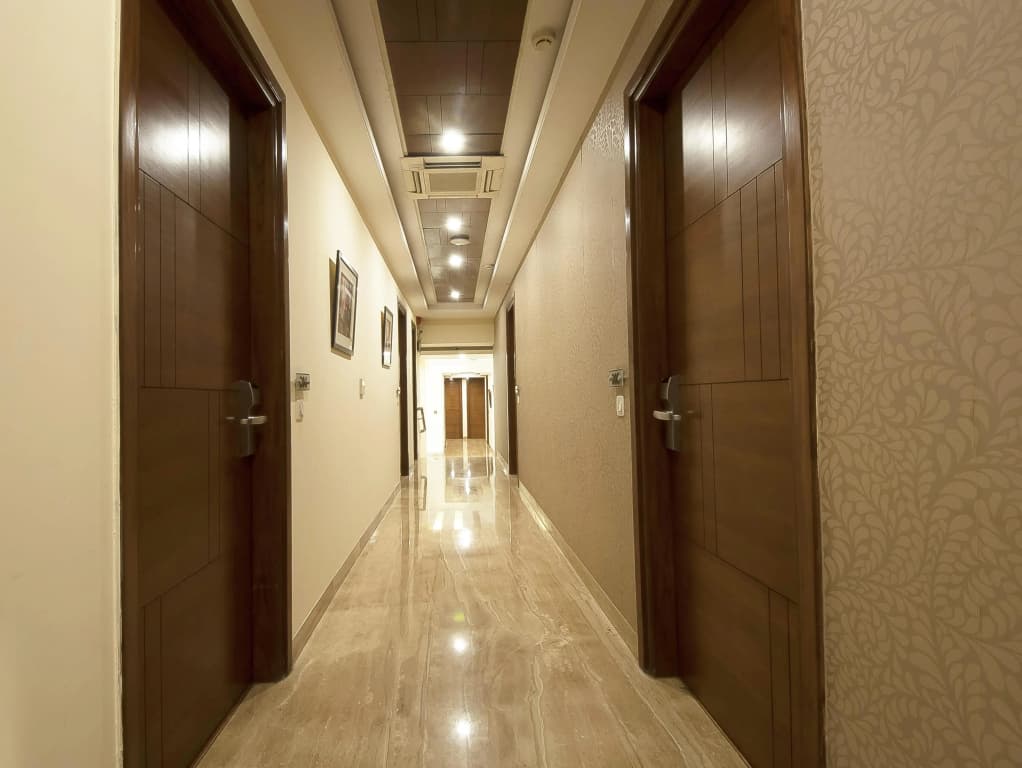 Alpina Hotels & Suites - photo 11