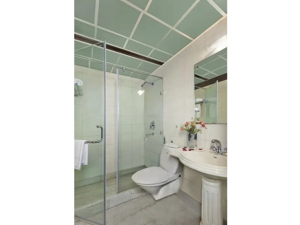 Edition O 30065 Regale Inn - photo 10