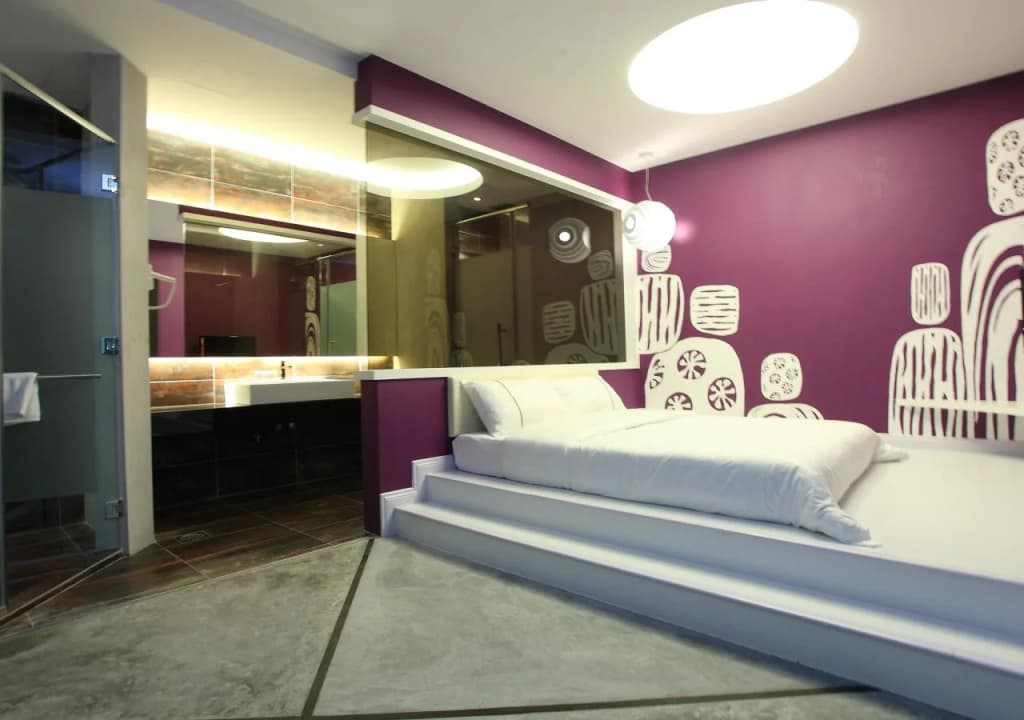 J Hotel - photo 2