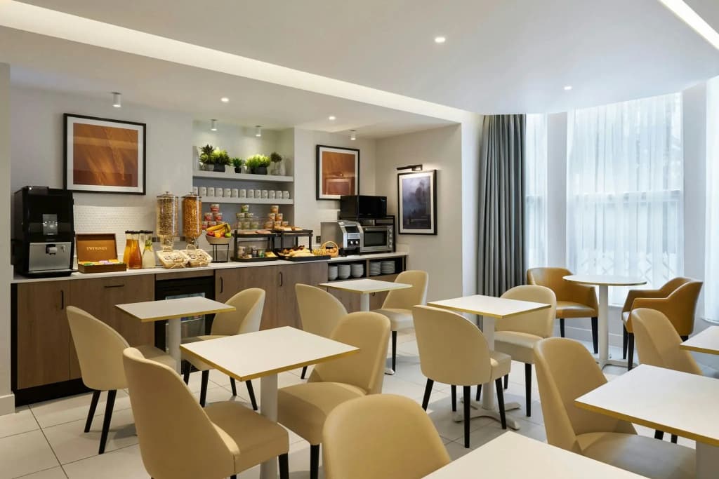 Four Points Flex by Sheraton London Kensington Olympia Hotel - photo 18