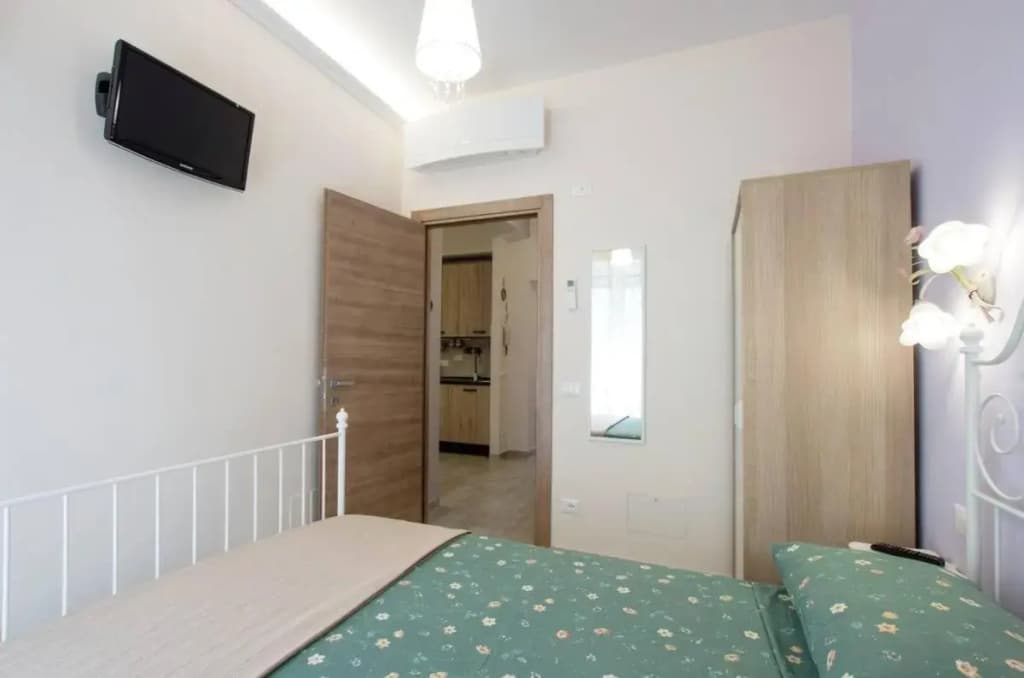 Romano's Suite - photo 1
