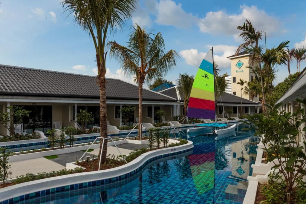 Tuana Hotels Brook Pool Access - photo 12