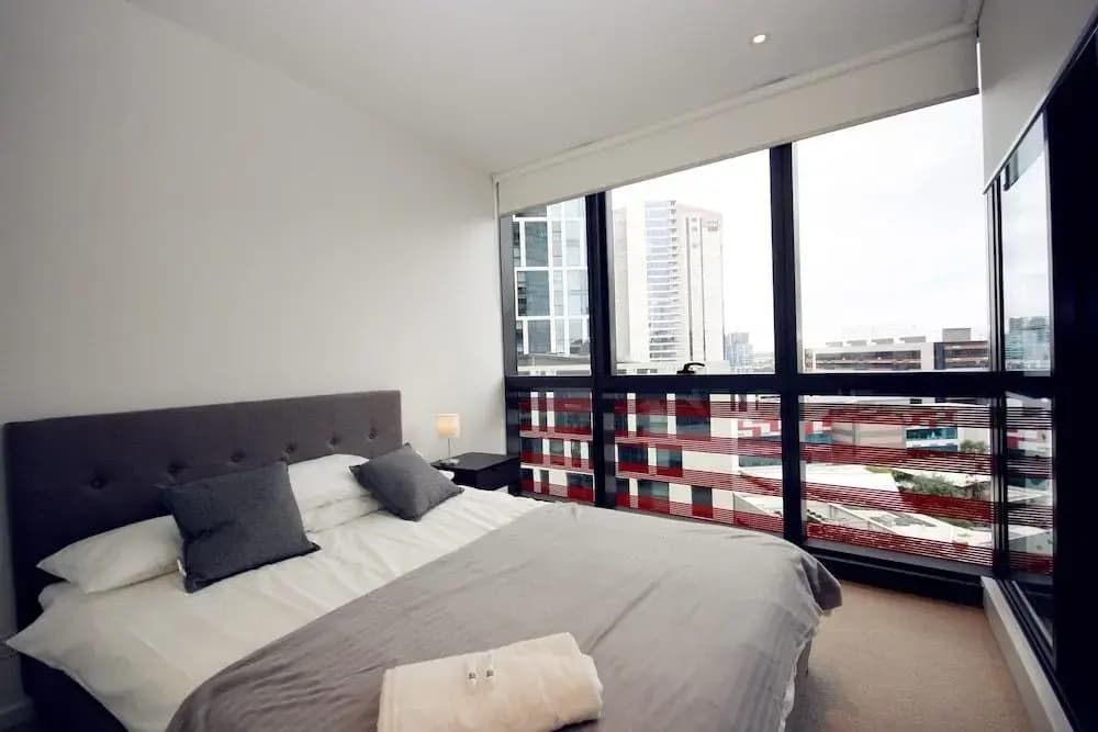 Onelife Docklands Luxury Apartment - photo 2