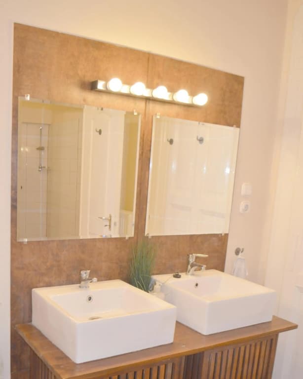 Artist Guest House - photo 8