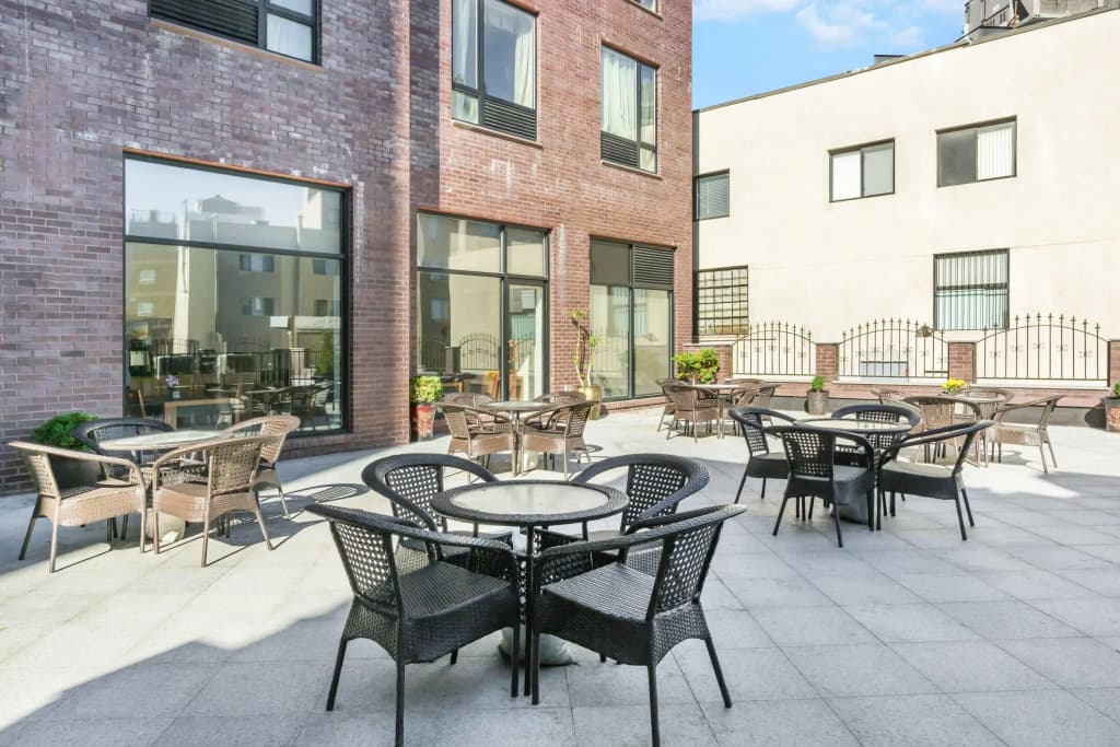 Ramada by Wyndham Flushing Queens - photo 13