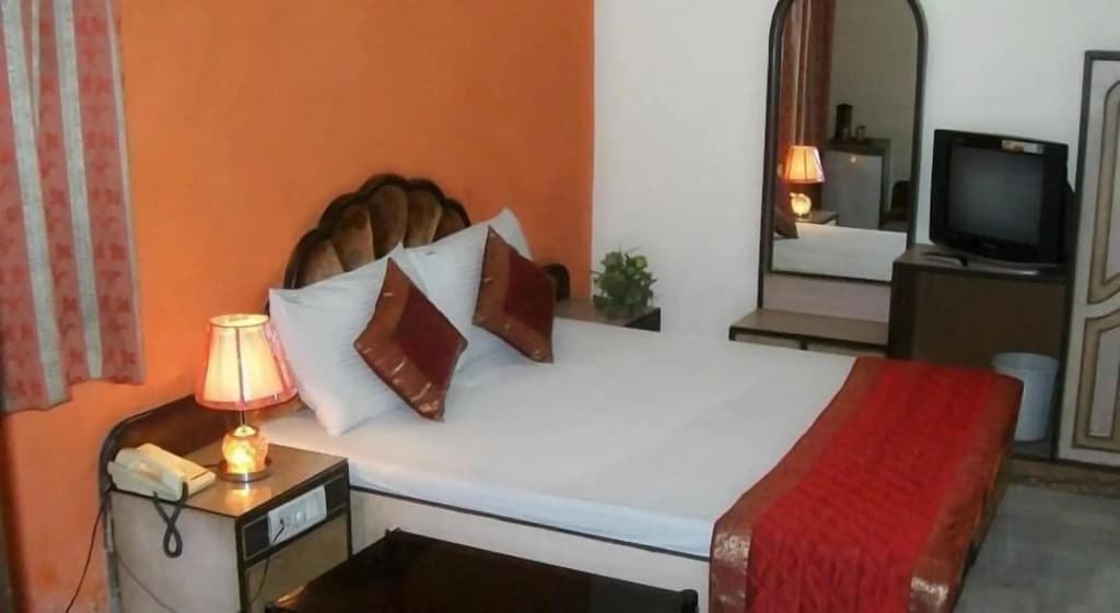 Anmol Hotels - photo 6