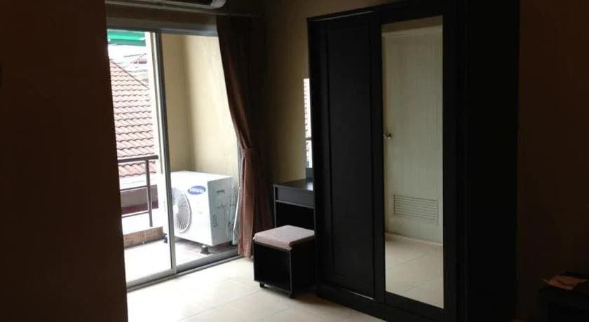 The State Apartment - photo 7