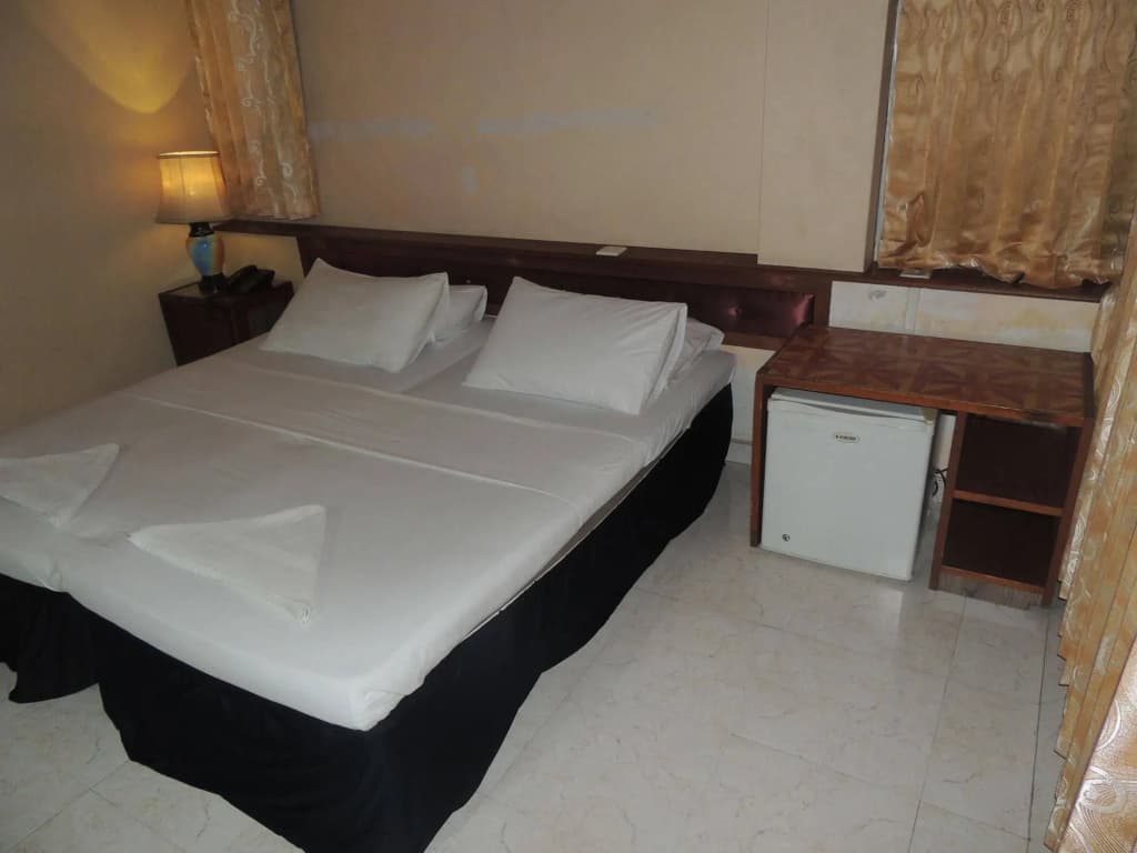 Off Day Inn Hotel - photo 8
