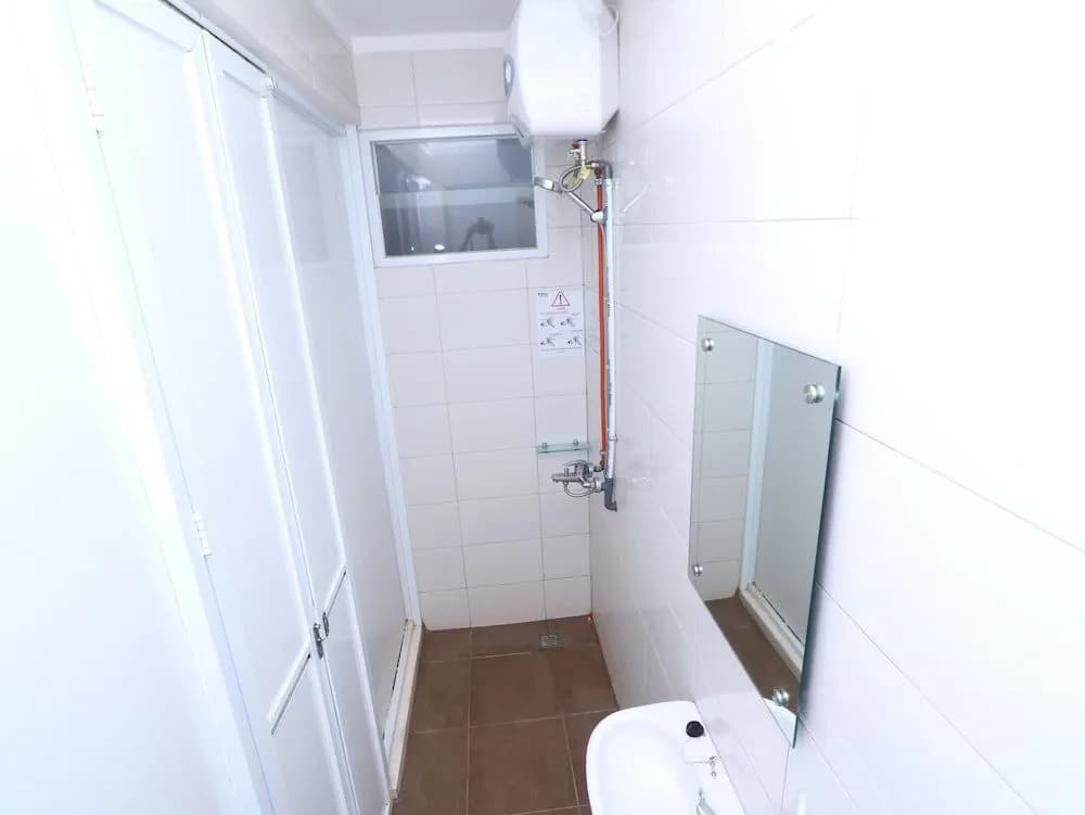Kamar Keluarga Tanah Abang - photo 8