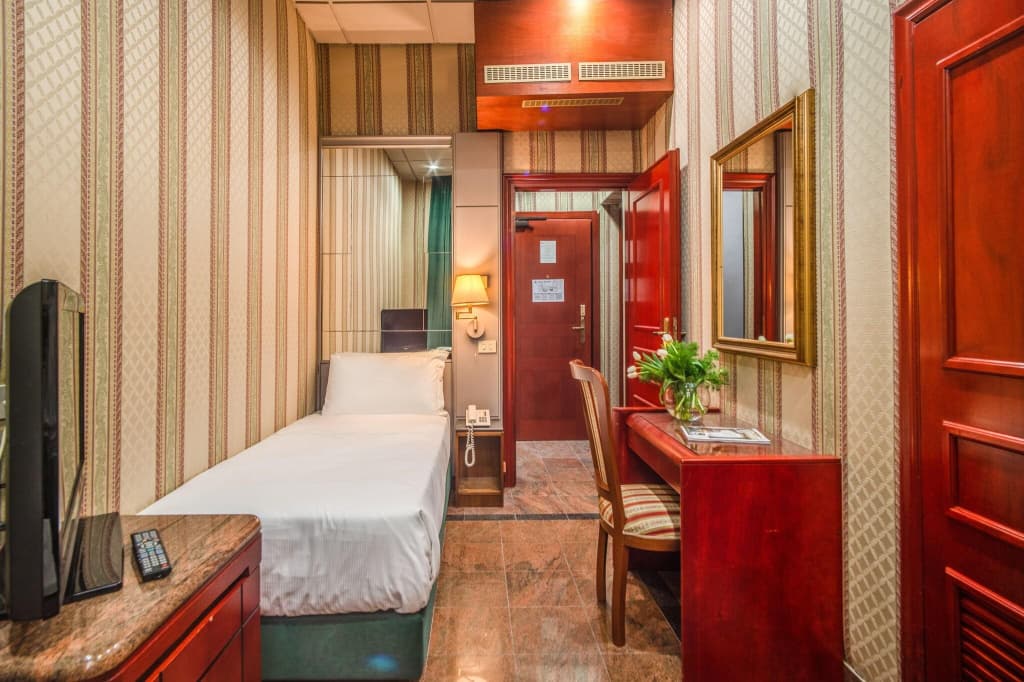 Hotel Madison - photo 29