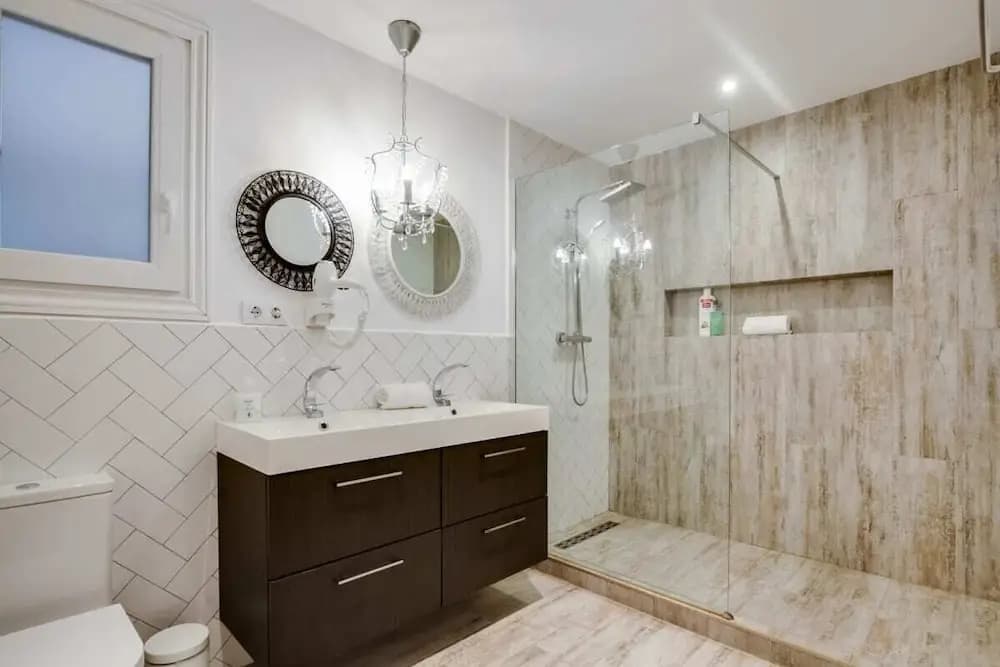 Cosy 3 Bed 2 Bath in Vibrant Eixample, Near Metro - photo 7
