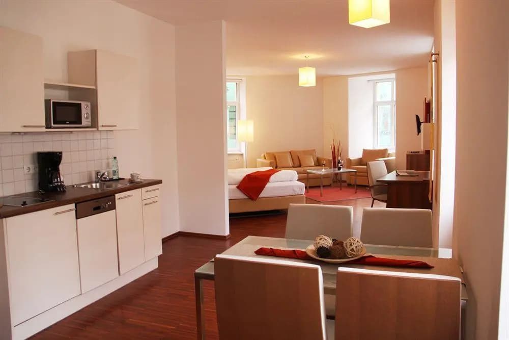 Modern City Apartment Near Central Park - photo 15