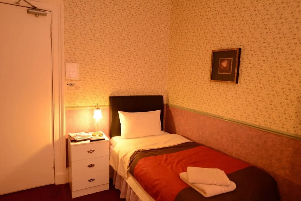 The Thistle House - photo 2