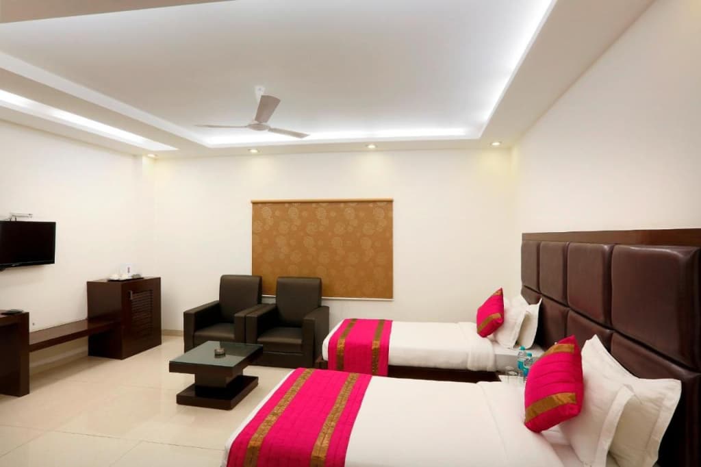 Hotel Anand Lok Inn Mahipalpur, IGI Delhi Airport - photo 18