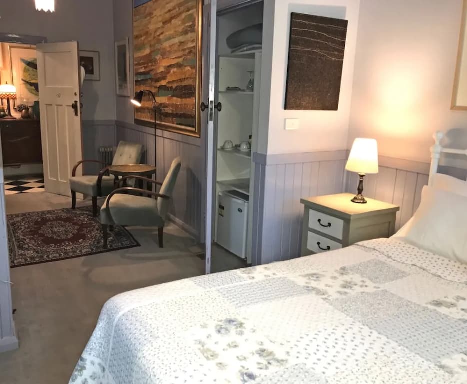 The Chalet Guesthouse and Studio - photo 4