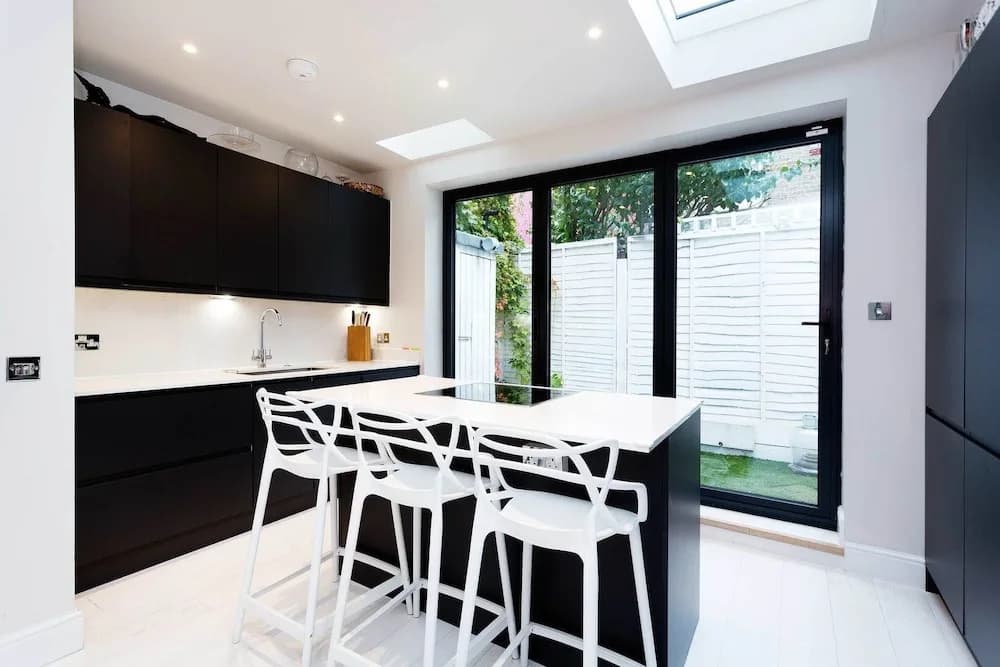 Clean Lines In Parsons Green - photo 2