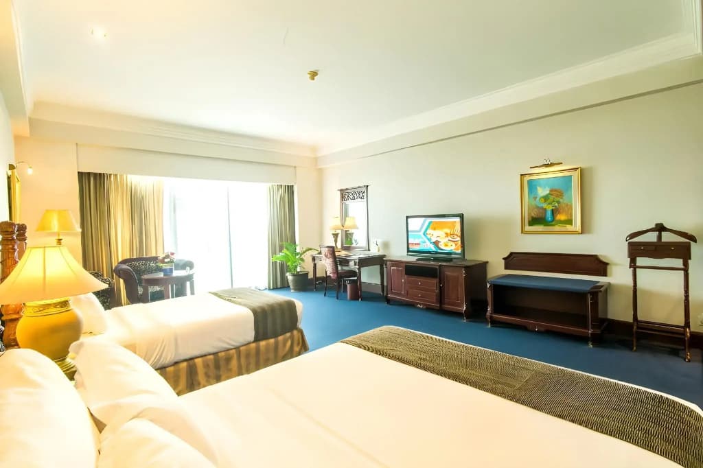 Sunlake Waterfront Resort and Convention - photo 3