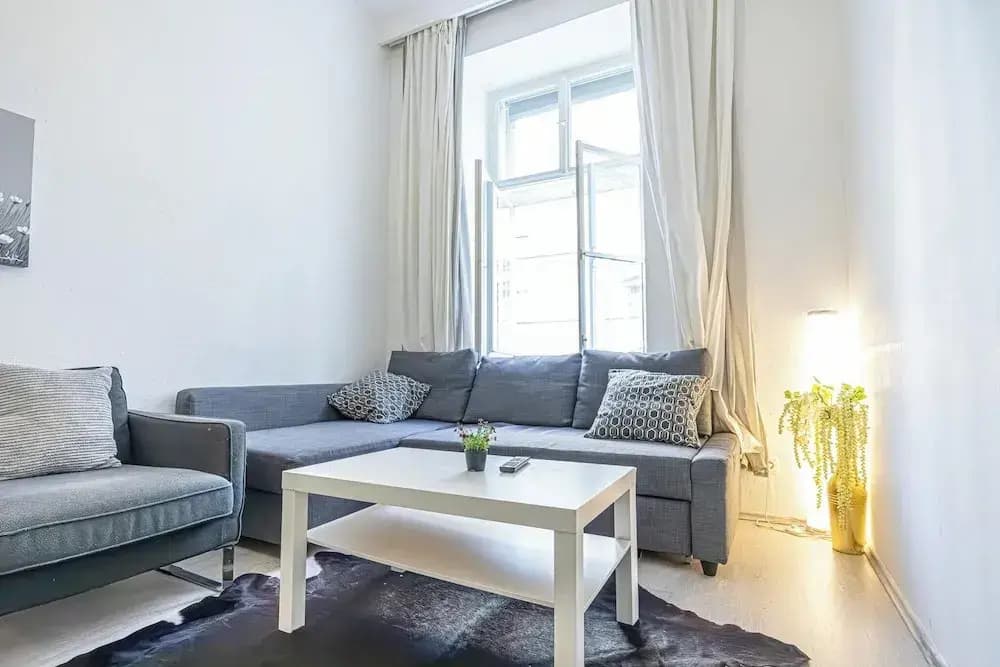 Budget 1BR Near Belvedere Palace - photo 5