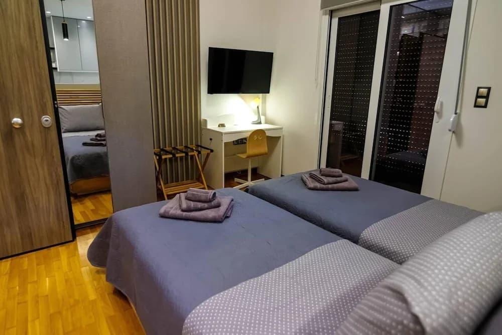 lk Apartments b - Athens City - photo 1