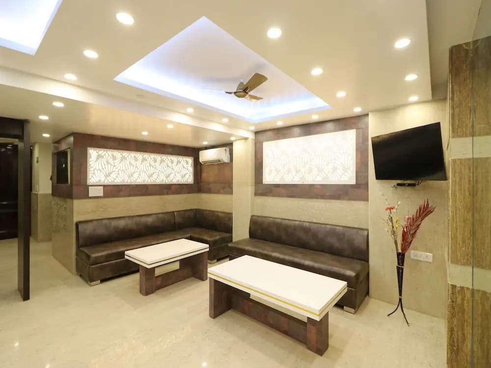 OYO 11594 Hotel TVS - photo 2