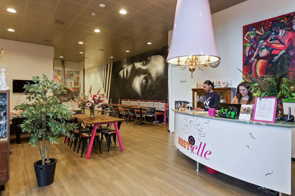 Hostelle - Caters to Women - photo 2