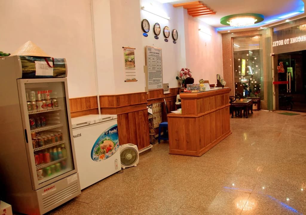 Queen Hotel - photo 9
