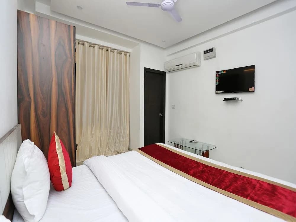 OYO 11953 Galaxy Residency - photo 9