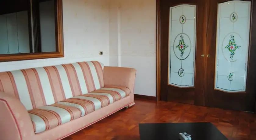 Vladi Luxury Aparthotel - photo 2